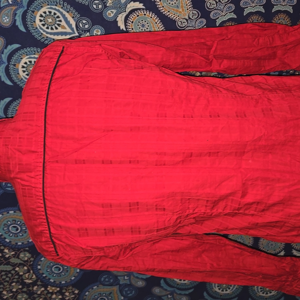 Guess Jeans Red Graphic Tee - Picture 5 of 7